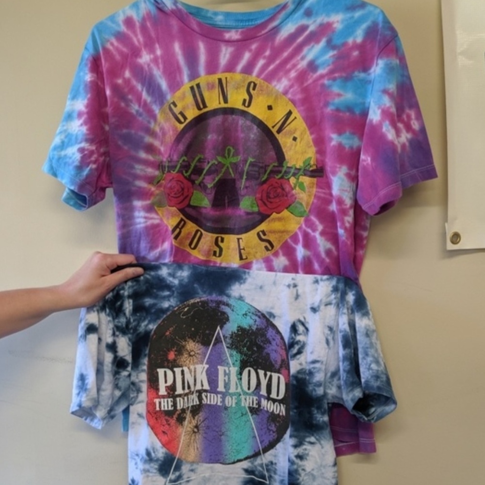 Guns n roses tied died shirt and pink Floyd small